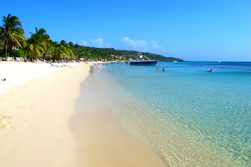 Explore Roatán